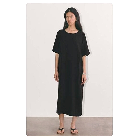Everlane Relaxed T-Shirt Dress in Buttersoft - Picture 1 of 10